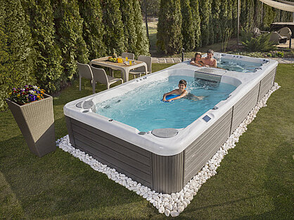 Swimspa von Wellis – Luxus Whirlpool mit Schwimm- und Massagefunktionen für ultimative Entspannung und Fitness